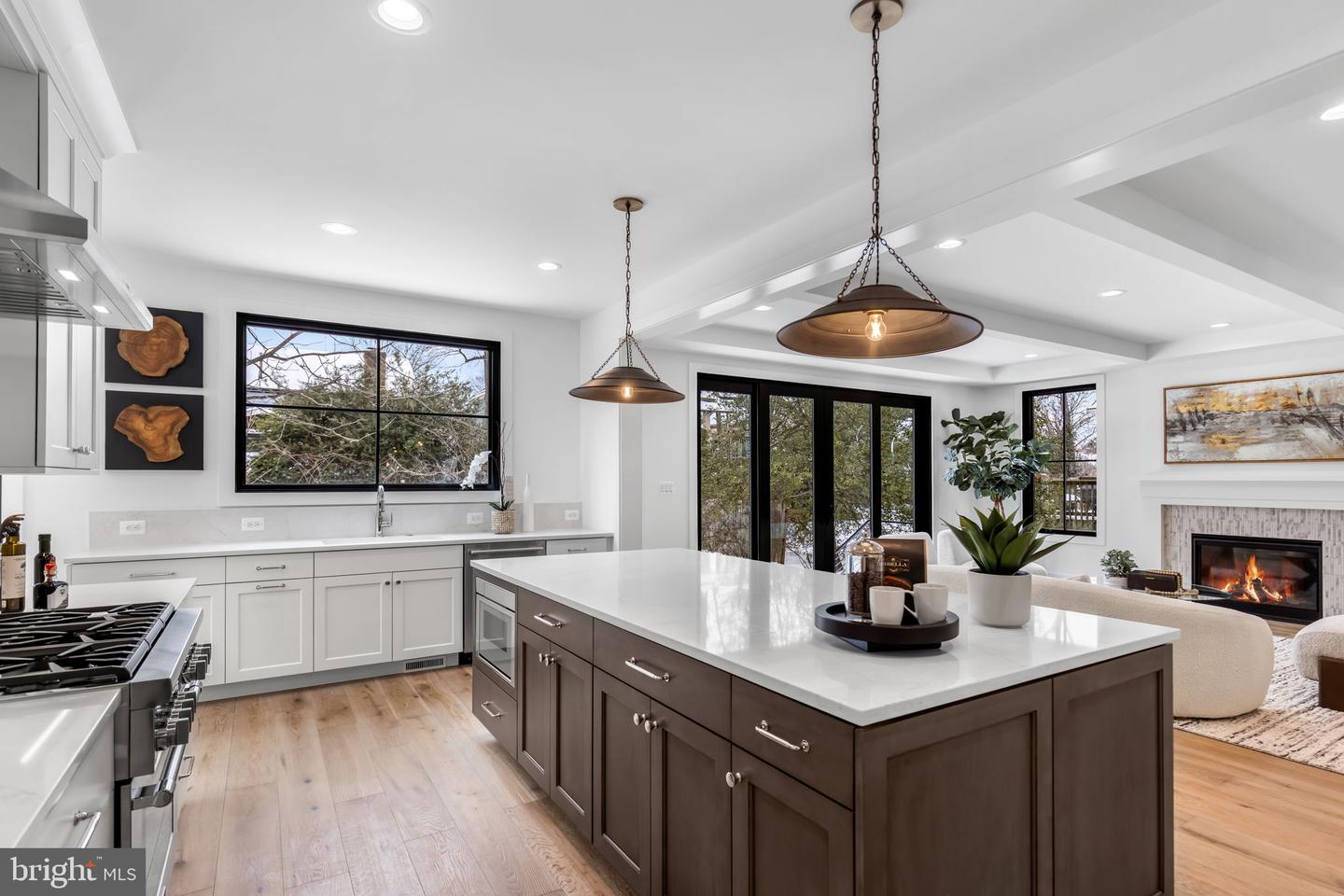 5206 12TH ST N, ARLINGTON, Virginia 22205, 5 Bedrooms Bedrooms, ,5 BathroomsBathrooms,Residential,For sale,5206 12TH ST N,VAAR2068222 MLS # VAAR2068222