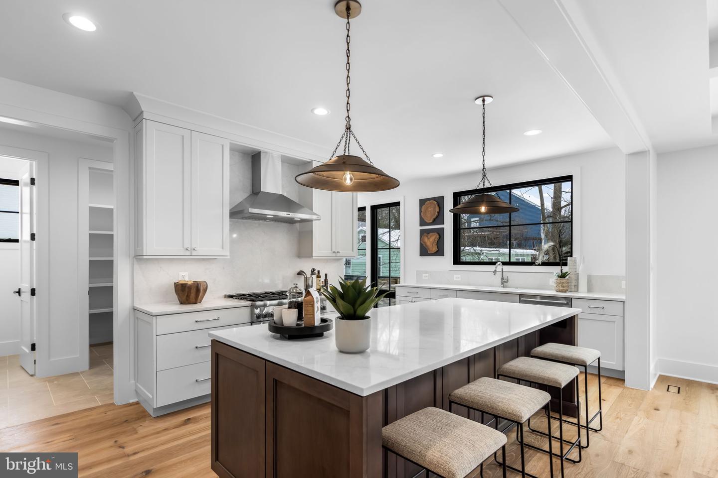 5206 12TH ST N, ARLINGTON, Virginia 22205, 5 Bedrooms Bedrooms, ,5 BathroomsBathrooms,Residential,For sale,5206 12TH ST N,VAAR2068222 MLS # VAAR2068222