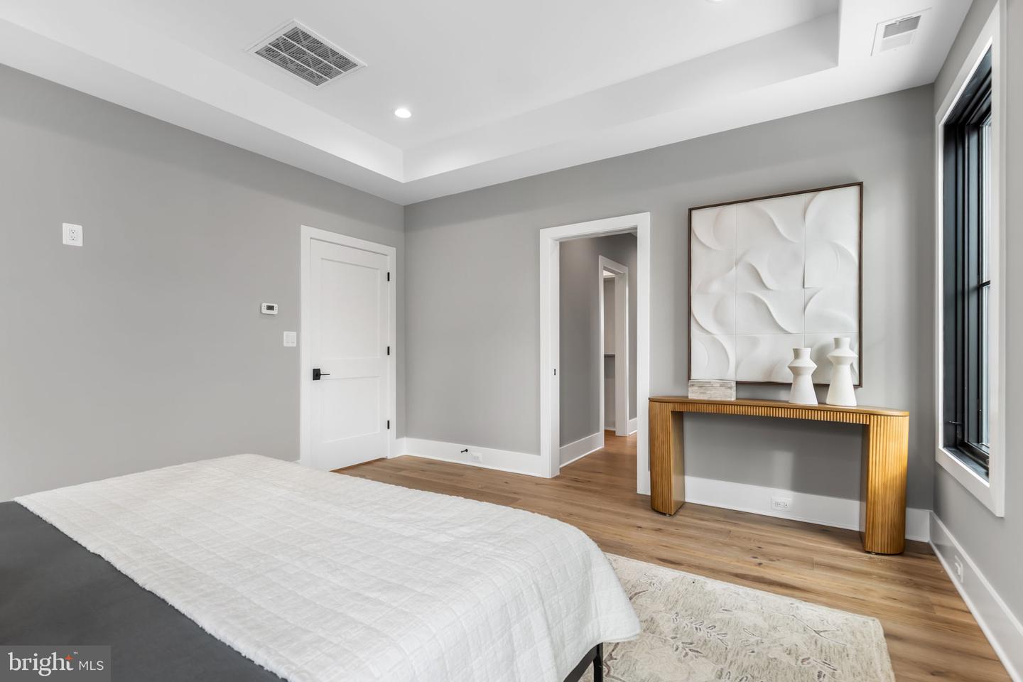 5206 12TH ST N, ARLINGTON, Virginia 22205, 5 Bedrooms Bedrooms, ,5 BathroomsBathrooms,Residential,For sale,5206 12TH ST N,VAAR2068222 MLS # VAAR2068222