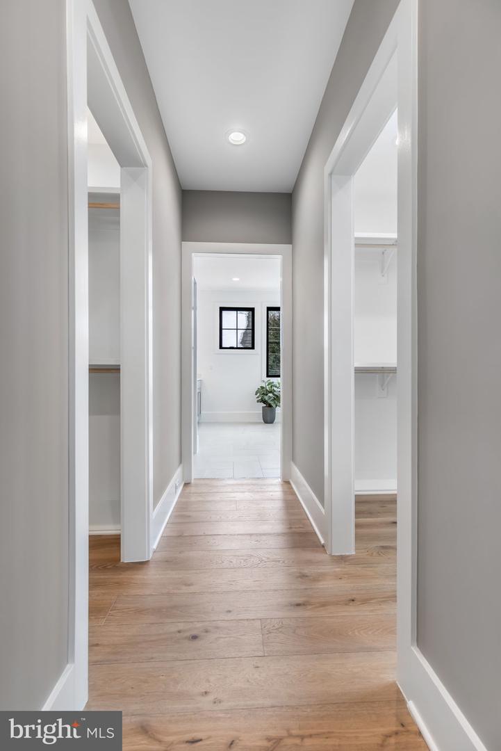 5206 12TH ST N, ARLINGTON, Virginia 22205, 5 Bedrooms Bedrooms, ,5 BathroomsBathrooms,Residential,For sale,5206 12TH ST N,VAAR2068222 MLS # VAAR2068222