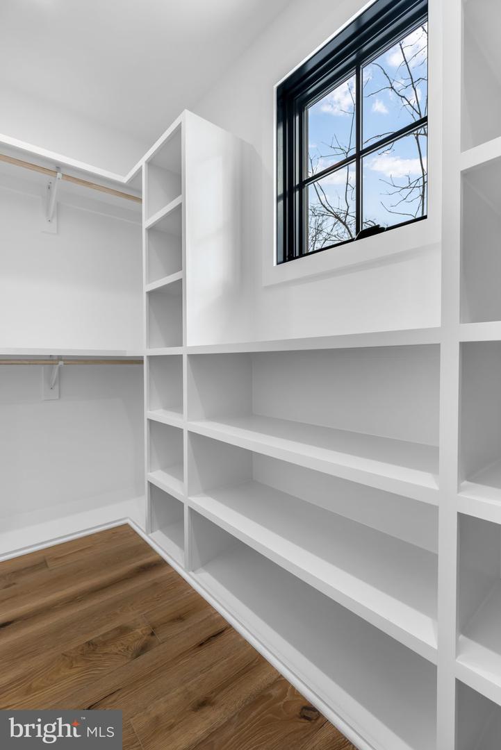 5206 12TH ST N, ARLINGTON, Virginia 22205, 5 Bedrooms Bedrooms, ,5 BathroomsBathrooms,Residential,For sale,5206 12TH ST N,VAAR2068222 MLS # VAAR2068222