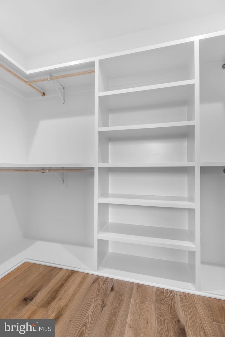 5206 12TH ST N, ARLINGTON, Virginia 22205, 5 Bedrooms Bedrooms, ,5 BathroomsBathrooms,Residential,For sale,5206 12TH ST N,VAAR2068222 MLS # VAAR2068222