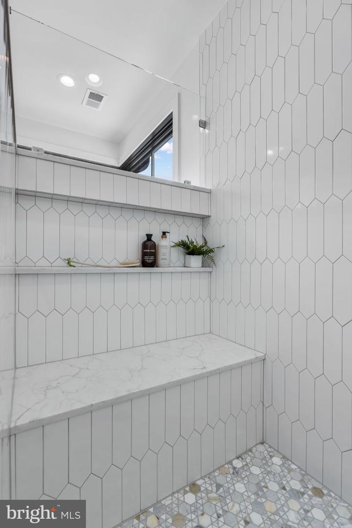 5206 12TH ST N, ARLINGTON, Virginia 22205, 5 Bedrooms Bedrooms, ,5 BathroomsBathrooms,Residential,For sale,5206 12TH ST N,VAAR2068222 MLS # VAAR2068222