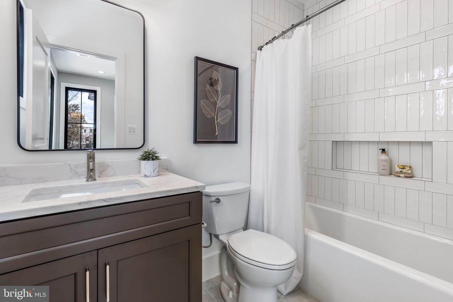 5206 12TH ST N, ARLINGTON, Virginia 22205, 5 Bedrooms Bedrooms, ,5 BathroomsBathrooms,Residential,For sale,5206 12TH ST N,VAAR2068222 MLS # VAAR2068222