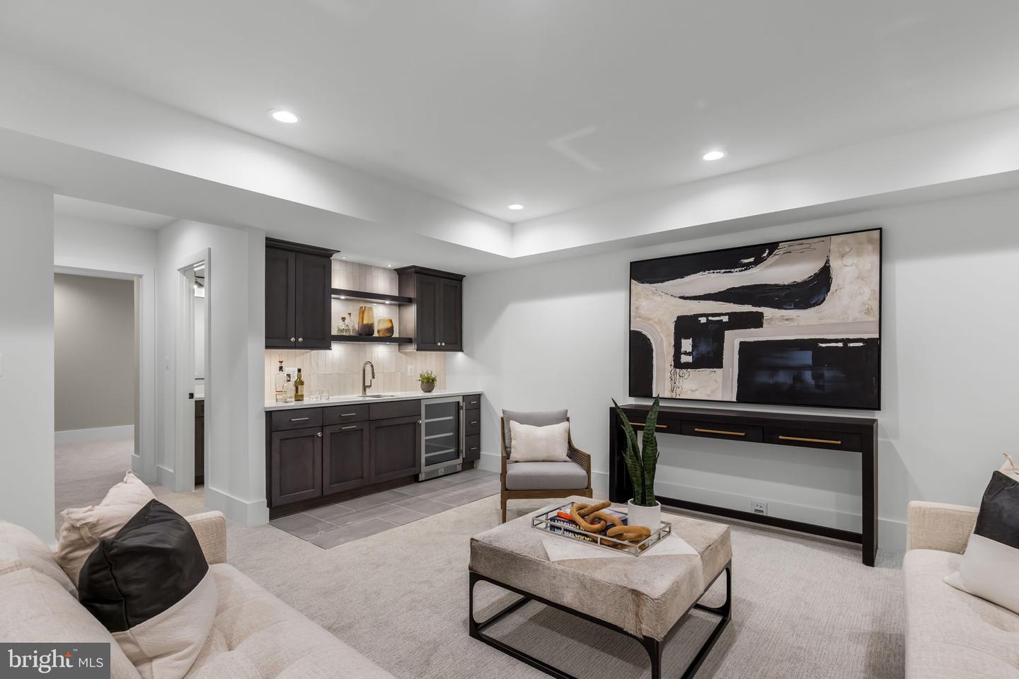 5206 12TH ST N, ARLINGTON, Virginia 22205, 5 Bedrooms Bedrooms, ,5 BathroomsBathrooms,Residential,For sale,5206 12TH ST N,VAAR2068222 MLS # VAAR2068222