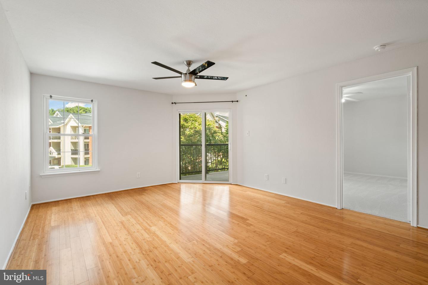 3309 WYNDHAM CIR #2186, ALEXANDRIA, Virginia 22302, 2 Bedrooms Bedrooms, ,2 BathroomsBathrooms,Residential,For sale,3309 WYNDHAM CIR #2186,VAAX2053590 MLS # VAAX2053590