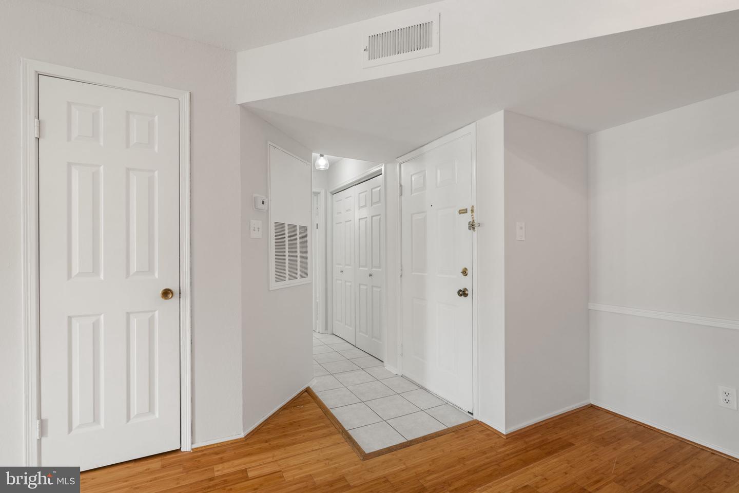 3309 WYNDHAM CIR #2186, ALEXANDRIA, Virginia 22302, 2 Bedrooms Bedrooms, ,2 BathroomsBathrooms,Residential,For sale,3309 WYNDHAM CIR #2186,VAAX2053590 MLS # VAAX2053590