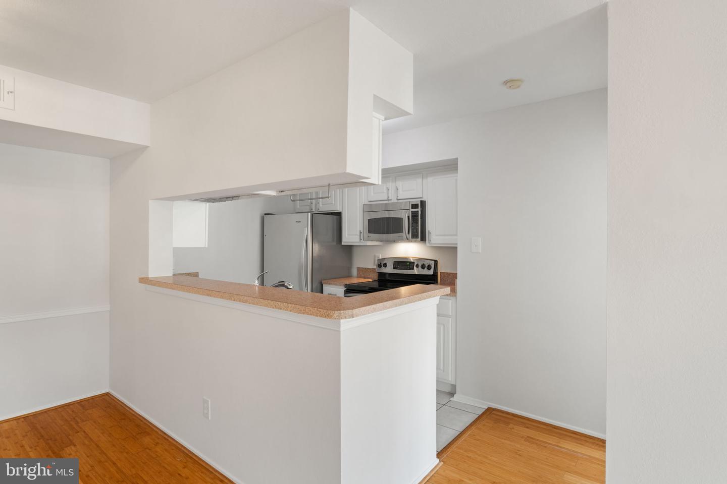 3309 WYNDHAM CIR #2186, ALEXANDRIA, Virginia 22302, 2 Bedrooms Bedrooms, ,2 BathroomsBathrooms,Residential,For sale,3309 WYNDHAM CIR #2186,VAAX2053590 MLS # VAAX2053590