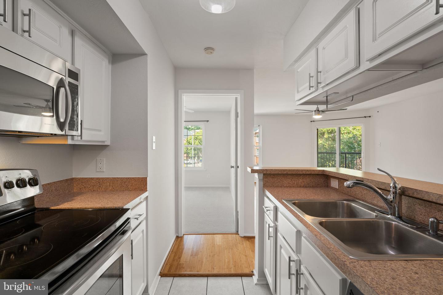 3309 WYNDHAM CIR #2186, ALEXANDRIA, Virginia 22302, 2 Bedrooms Bedrooms, ,2 BathroomsBathrooms,Residential,For sale,3309 WYNDHAM CIR #2186,VAAX2053590 MLS # VAAX2053590