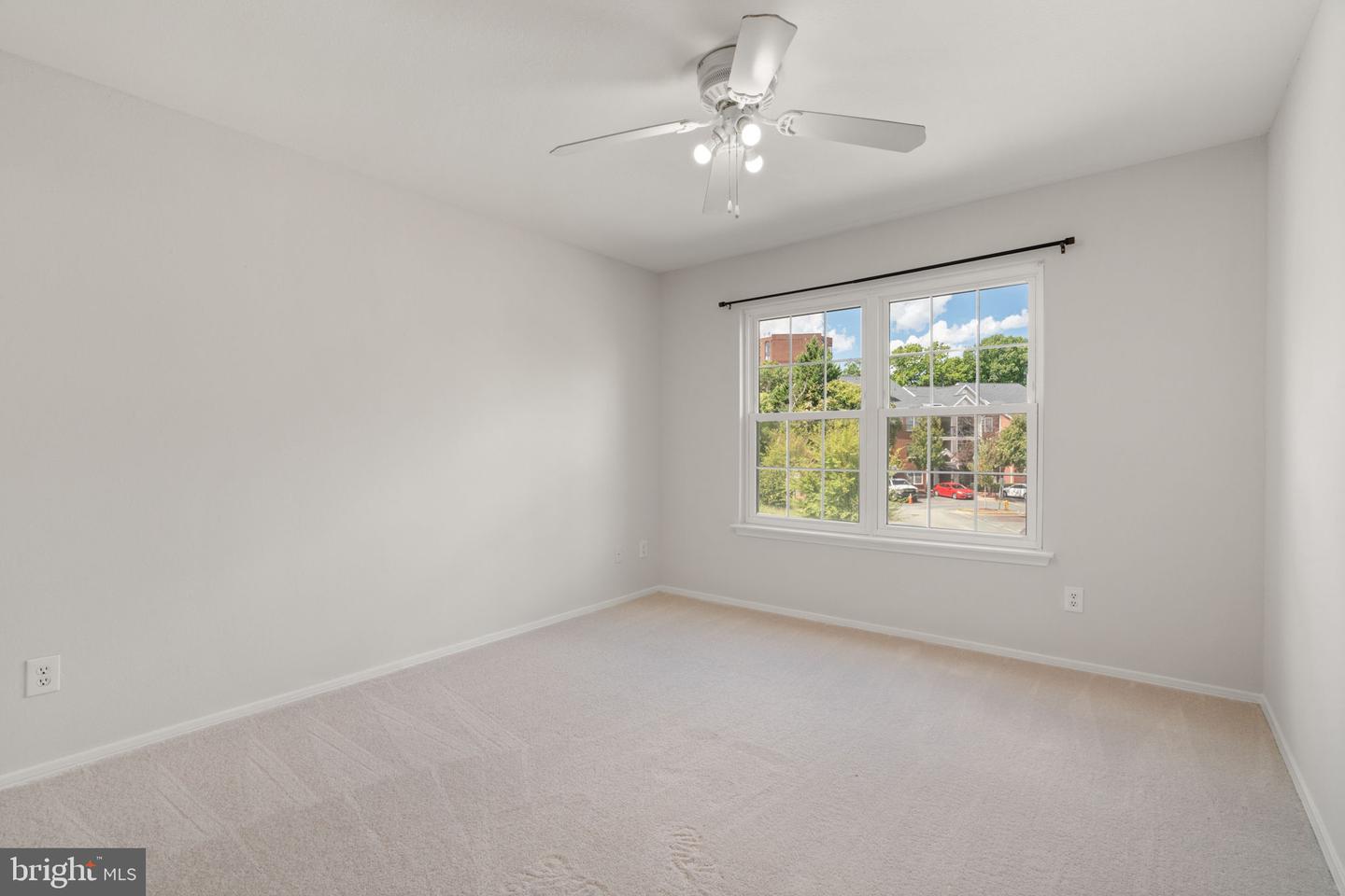 3309 WYNDHAM CIR #2186, ALEXANDRIA, Virginia 22302, 2 Bedrooms Bedrooms, ,2 BathroomsBathrooms,Residential,For sale,3309 WYNDHAM CIR #2186,VAAX2053590 MLS # VAAX2053590