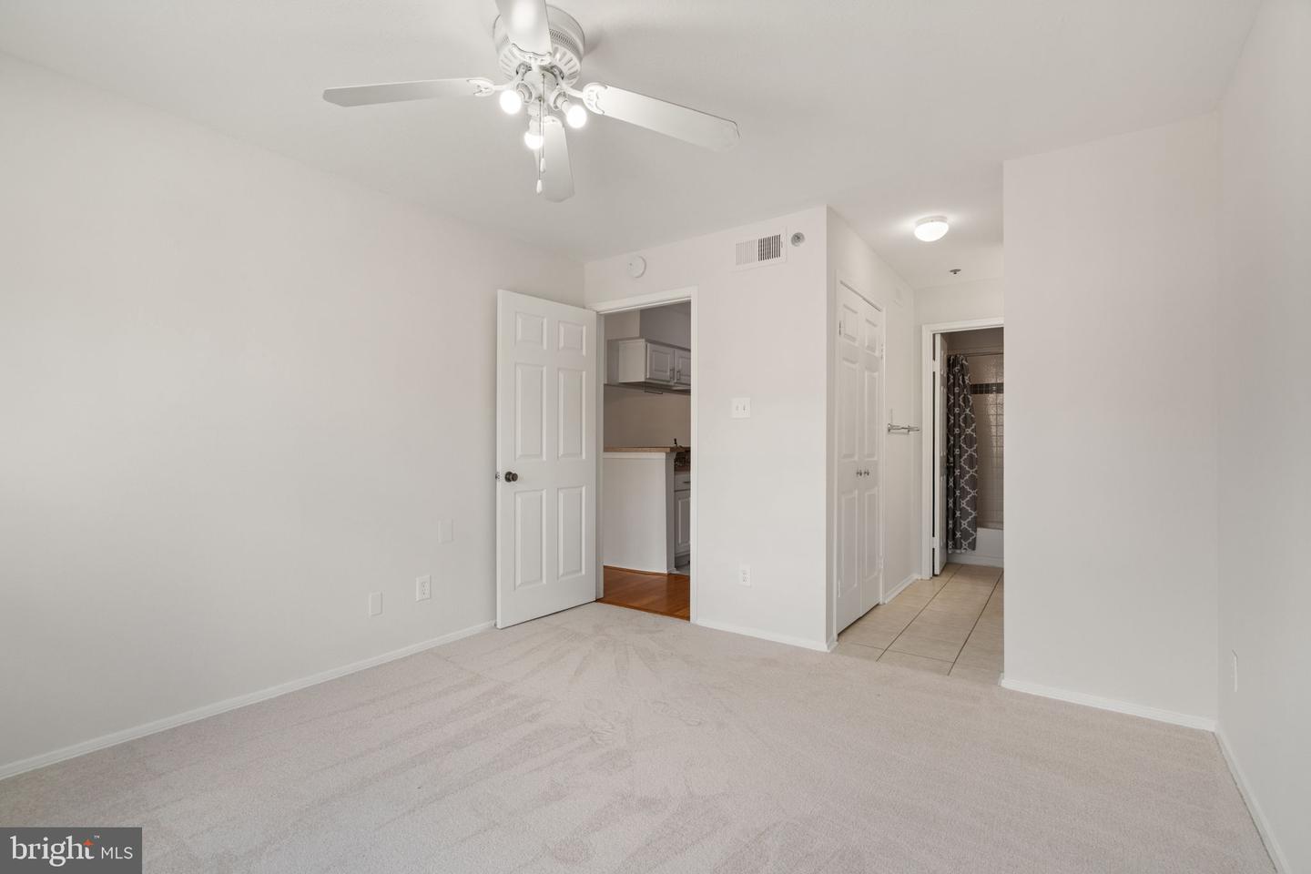 3309 WYNDHAM CIR #2186, ALEXANDRIA, Virginia 22302, 2 Bedrooms Bedrooms, ,2 BathroomsBathrooms,Residential,For sale,3309 WYNDHAM CIR #2186,VAAX2053590 MLS # VAAX2053590