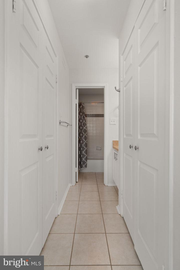 3309 WYNDHAM CIR #2186, ALEXANDRIA, Virginia 22302, 2 Bedrooms Bedrooms, ,2 BathroomsBathrooms,Residential,For sale,3309 WYNDHAM CIR #2186,VAAX2053590 MLS # VAAX2053590