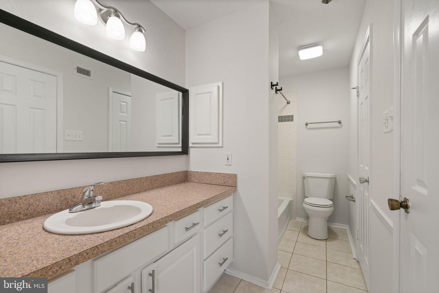 3309 WYNDHAM CIR #2186, ALEXANDRIA, Virginia 22302, 2 Bedrooms Bedrooms, ,2 BathroomsBathrooms,Residential,For sale,3309 WYNDHAM CIR #2186,VAAX2053590 MLS # VAAX2053590