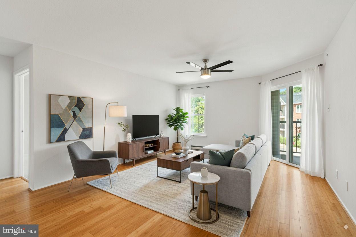 3309 WYNDHAM CIR #2186, ALEXANDRIA, Virginia 22302, 2 Bedrooms Bedrooms, ,2 BathroomsBathrooms,Residential,For sale,3309 WYNDHAM CIR #2186,VAAX2053590 MLS # VAAX2053590