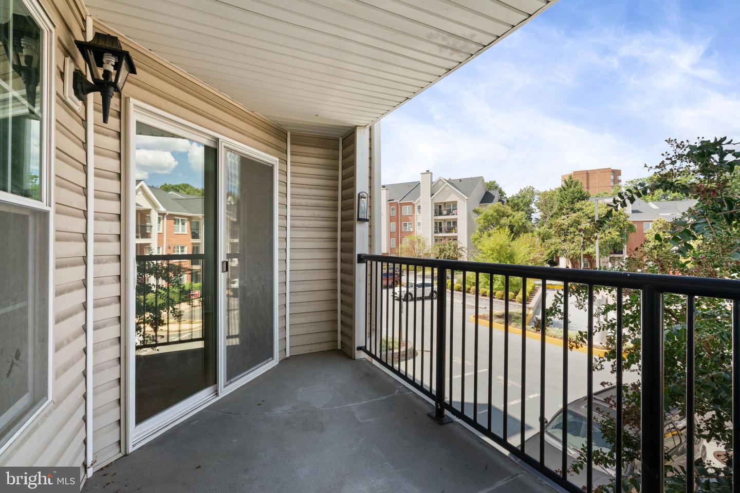 3309 WYNDHAM CIR #2186, ALEXANDRIA, Virginia 22302, 2 Bedrooms Bedrooms, ,2 BathroomsBathrooms,Residential,For sale,3309 WYNDHAM CIR #2186,VAAX2053590 MLS # VAAX2053590