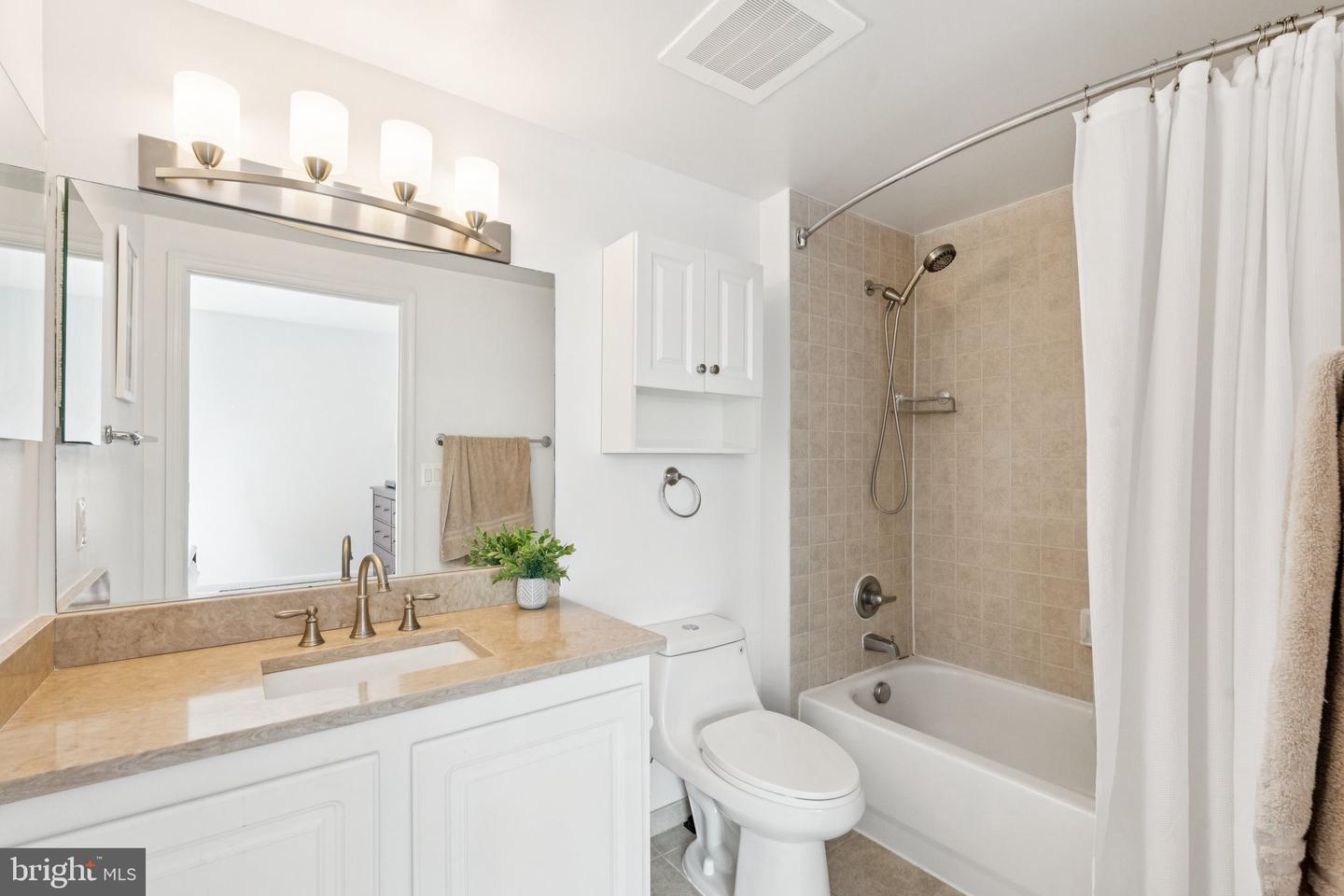 355 I ST SW #601, WASHINGTON, District Of Columbia 20024, 2 Bedrooms Bedrooms, 5 Rooms Rooms,2 BathroomsBathrooms,Residential,For sale,355 I ST SW #601,DCDC2243602 MLS # DCDC2243602