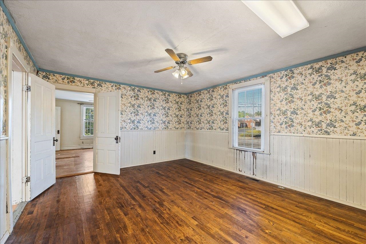 35 TINKLING SPRING RD, FISHERSVILLE, Virginia 22939, ,Commercial,35 TINKLING SPRING RD,672874 MLS # 672874