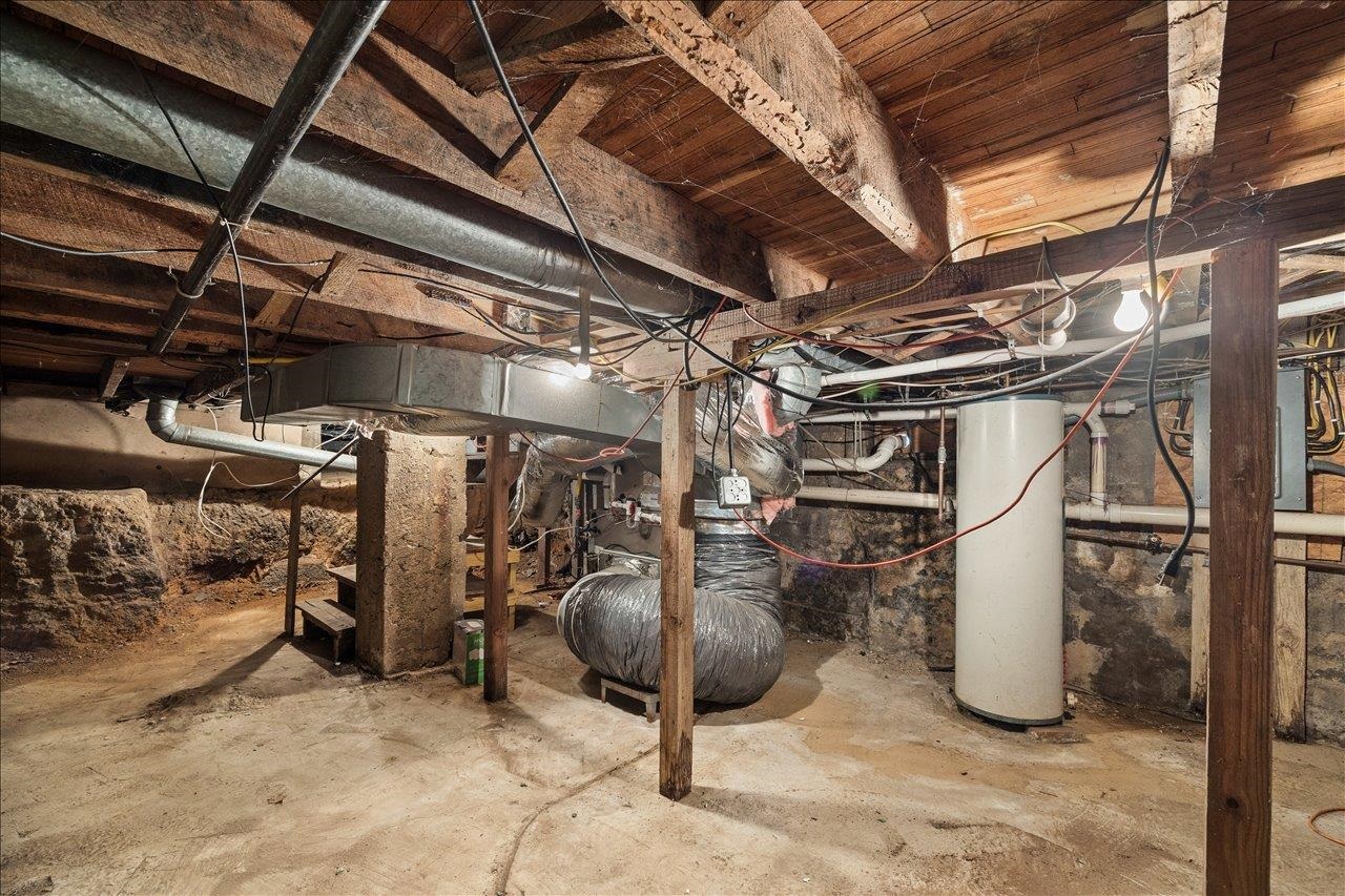 35 TINKLING SPRING RD, FISHERSVILLE, Virginia 22939, ,Commercial,35 TINKLING SPRING RD,672874 MLS # 672874