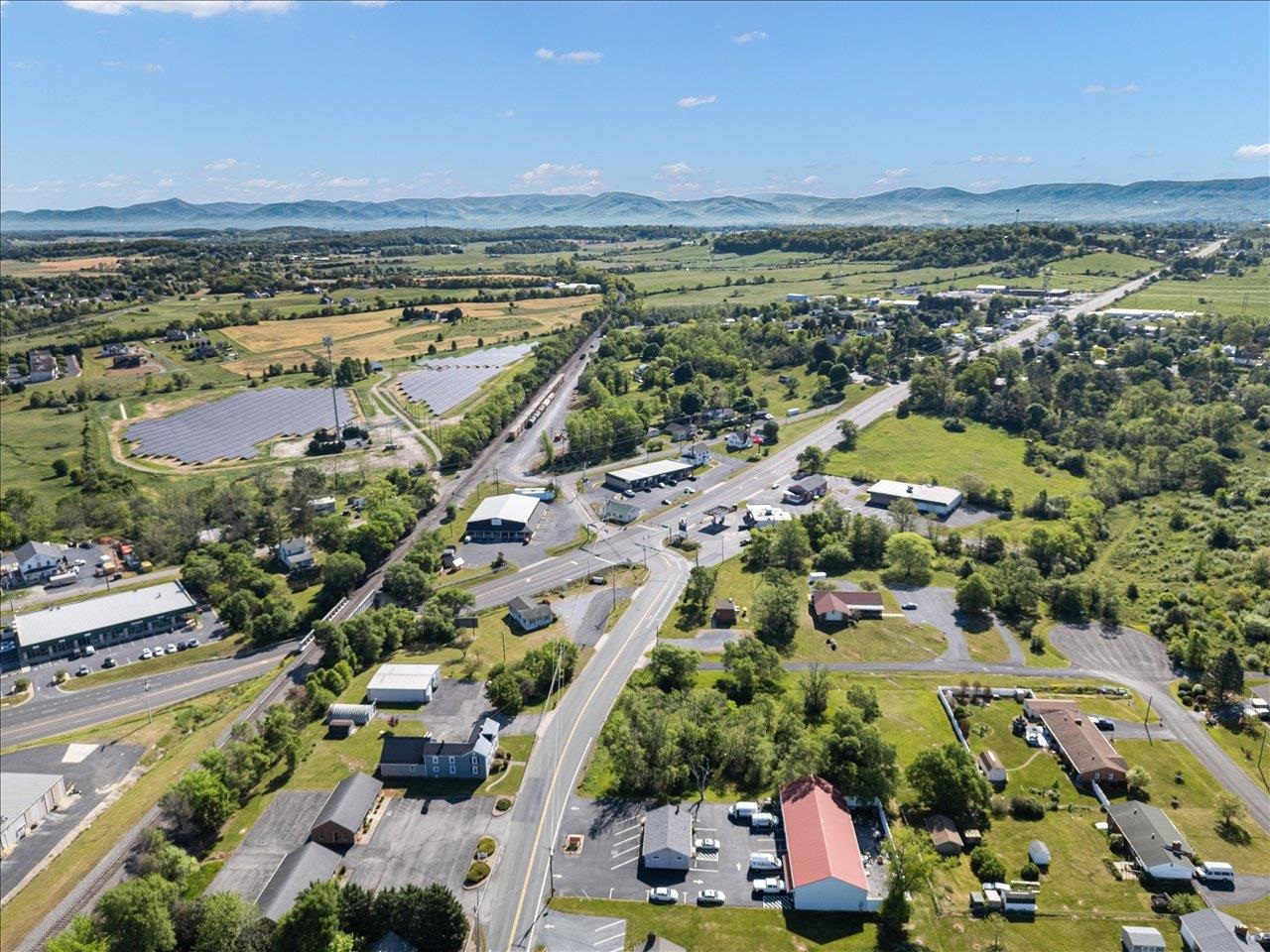 35 TINKLING SPRING RD, FISHERSVILLE, Virginia 22939, ,Commercial,35 TINKLING SPRING RD,672874 MLS # 672874