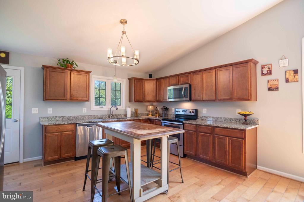 21281 OLD MILL RD, CULPEPER, Virginia 22701, 3 Bedrooms Bedrooms, ,2 BathroomsBathrooms,Residential,21281 OLD MILL RD,VACU2011652 MLS # VACU2011652