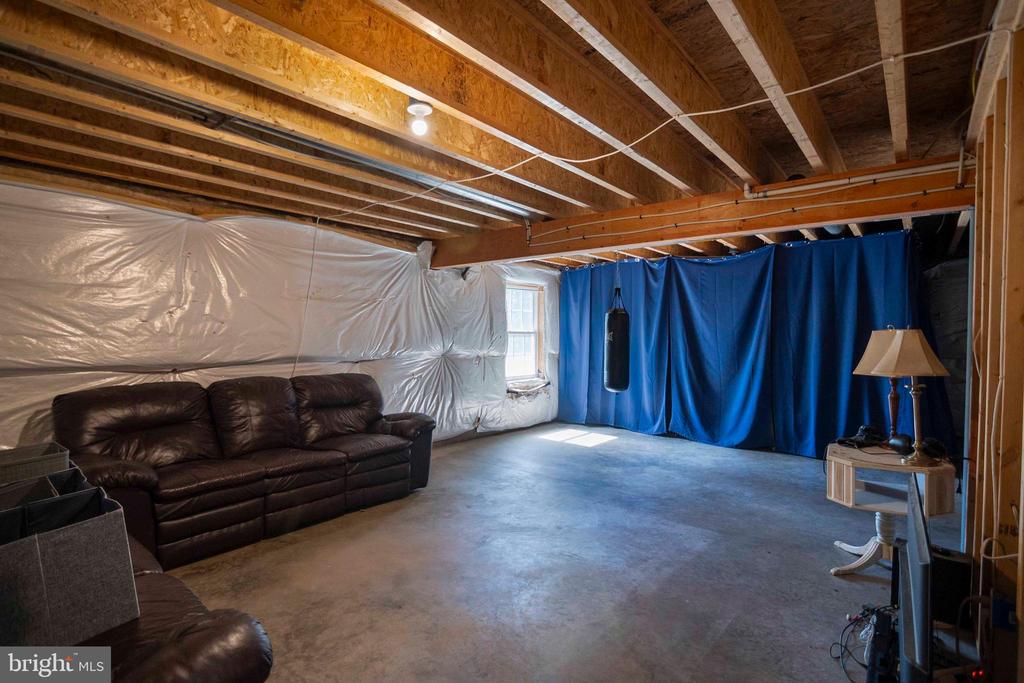 21281 OLD MILL RD, CULPEPER, Virginia 22701, 3 Bedrooms Bedrooms, ,2 BathroomsBathrooms,Residential,21281 OLD MILL RD,VACU2011652 MLS # VACU2011652