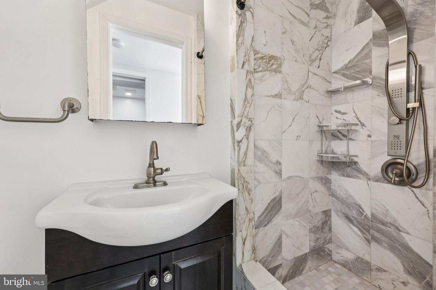 502 GILES PL, STERLING, Virginia 20164, 3 Bedrooms Bedrooms, ,3 BathroomsBathrooms,Residential,For sale,502 GILES PL,VALO2103332 MLS # VALO2103332