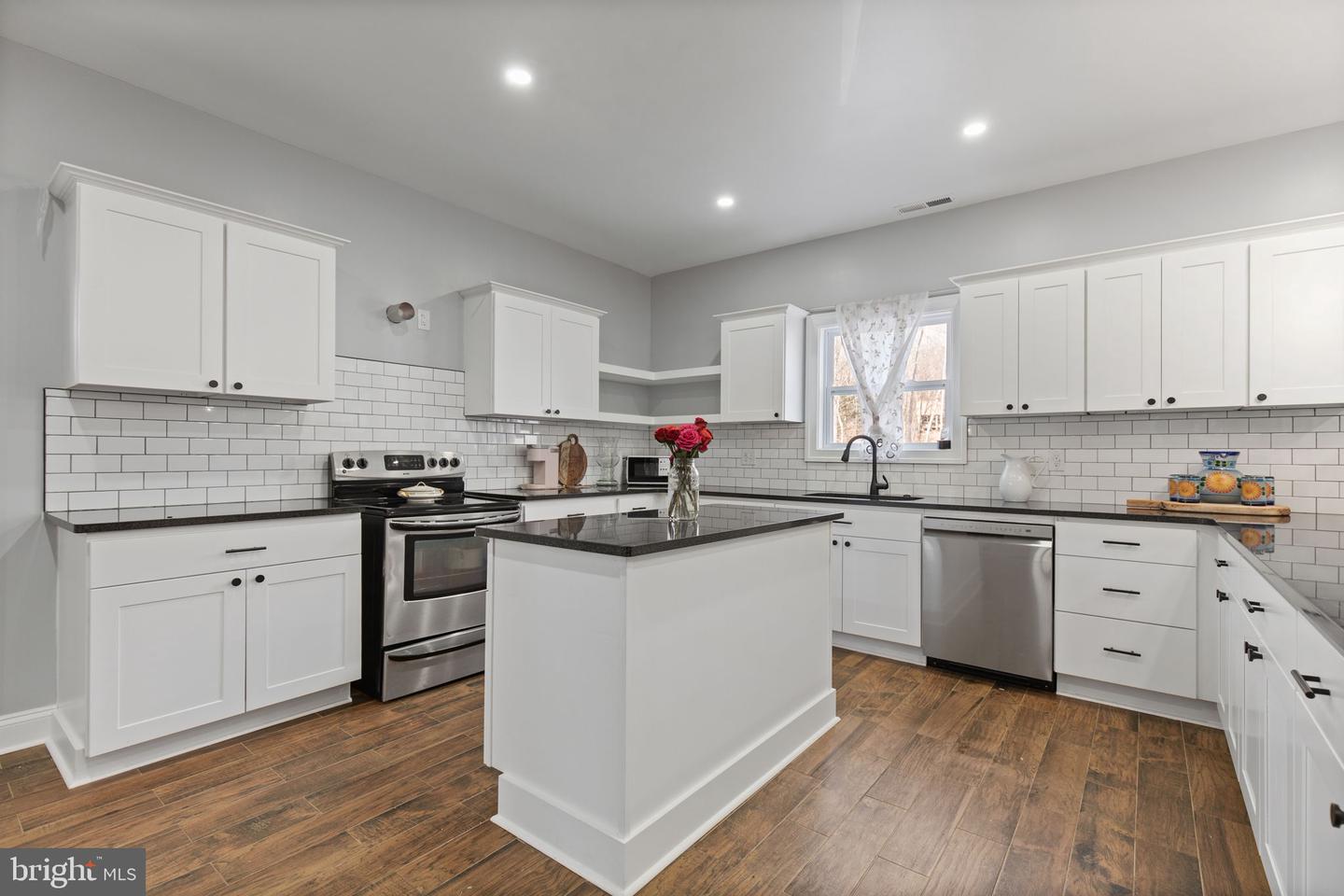 1817 SLATE MILL BRANCH RD, CHARLOTTESVILLE, Virginia 22903, 3 Bedrooms Bedrooms, ,3 BathroomsBathrooms,Residential,For sale,1817 SLATE MILL BRANCH RD,VAAB2000920 MLS # VAAB2000920 1817 SLATE MILL BRANCH RD, CHARLOTTESVILLE, Virginia 22903, 3 Bedrooms Bedrooms, ,3 BathroomsBathrooms,Residential,For sale,1817 SLATE MILL BRANCH RD,VAAB2000920 MLS # VAAB2000920