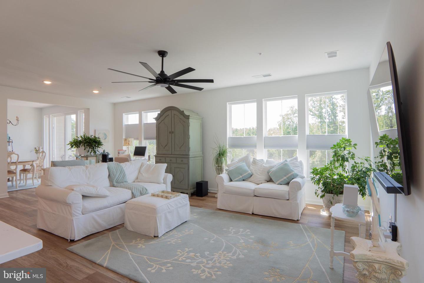 13970 ENGLEFIELD DR #303, WOODBRIDGE, Virginia 22193, 2 Bedrooms Bedrooms, 7 Rooms Rooms,2 BathroomsBathrooms,Residential,For sale,13970 ENGLEFIELD DR #303,VAPW2100186 MLS # VAPW2100186