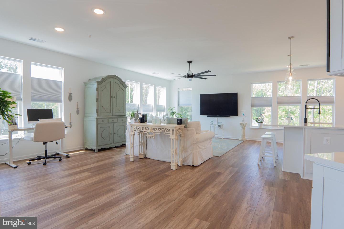 13970 ENGLEFIELD DR #303, WOODBRIDGE, Virginia 22193, 2 Bedrooms Bedrooms, 7 Rooms Rooms,2 BathroomsBathrooms,Residential,For sale,13970 ENGLEFIELD DR #303,VAPW2100186 MLS # VAPW2100186