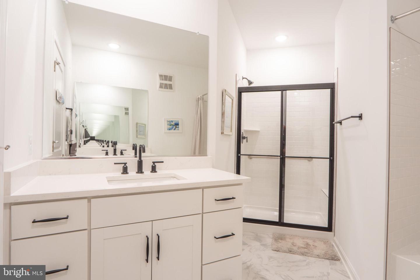 13970 ENGLEFIELD DR #303, WOODBRIDGE, Virginia 22193, 2 Bedrooms Bedrooms, 7 Rooms Rooms,2 BathroomsBathrooms,Residential,For sale,13970 ENGLEFIELD DR #303,VAPW2100186 MLS # VAPW2100186