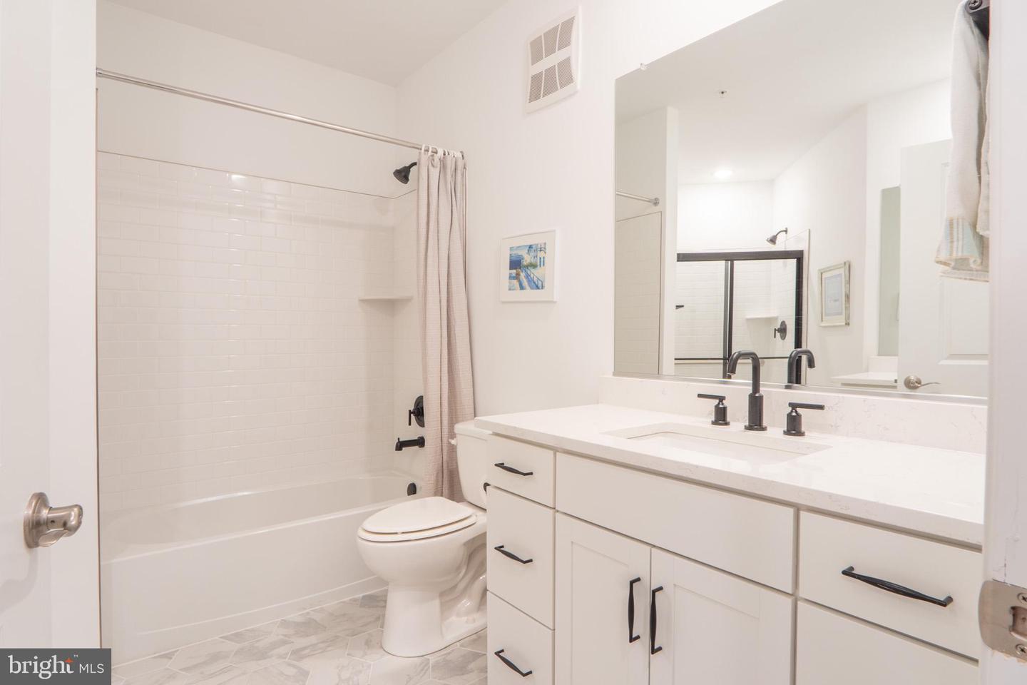 13970 ENGLEFIELD DR #303, WOODBRIDGE, Virginia 22193, 2 Bedrooms Bedrooms, 7 Rooms Rooms,2 BathroomsBathrooms,Residential,For sale,13970 ENGLEFIELD DR #303,VAPW2100186 MLS # VAPW2100186