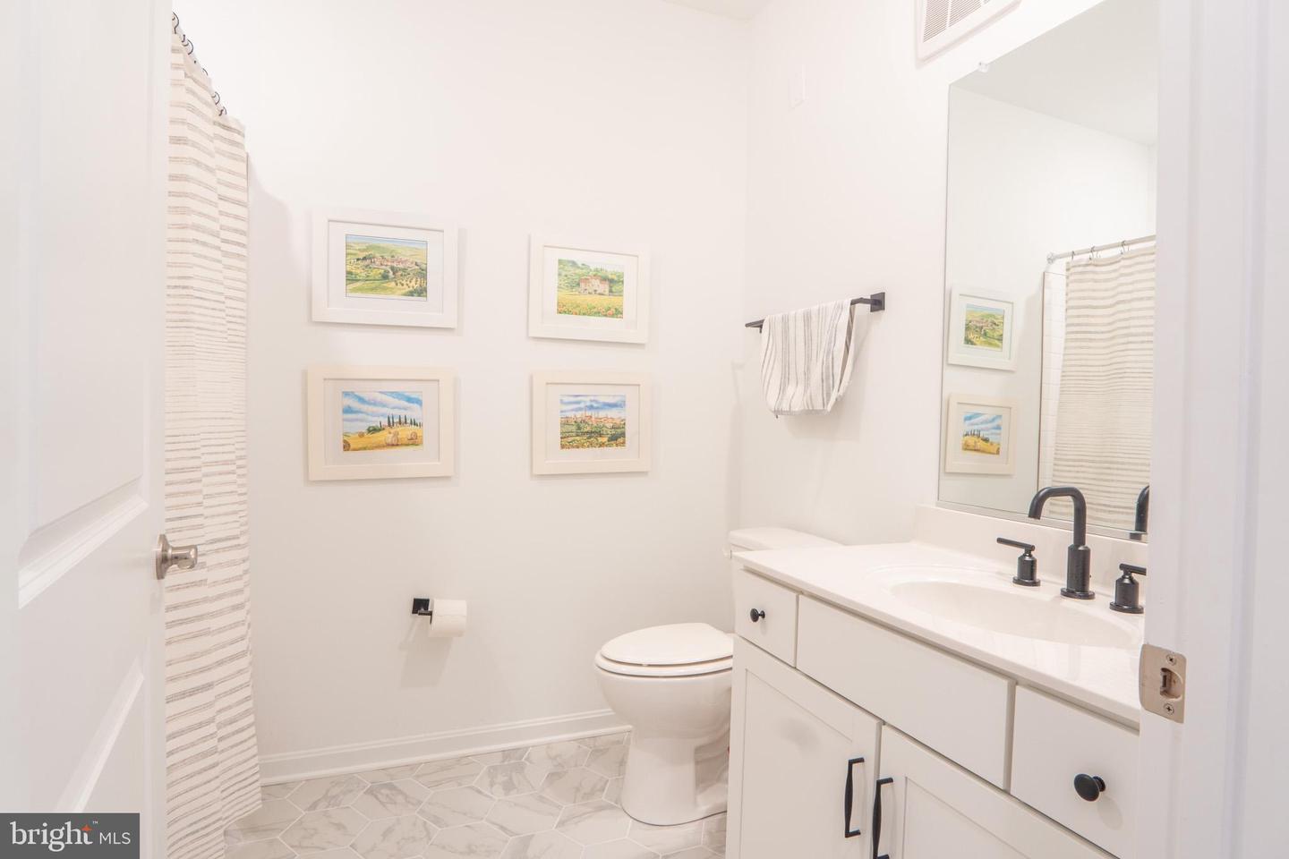 13970 ENGLEFIELD DR #303, WOODBRIDGE, Virginia 22193, 2 Bedrooms Bedrooms, 7 Rooms Rooms,2 BathroomsBathrooms,Residential,For sale,13970 ENGLEFIELD DR #303,VAPW2100186 MLS # VAPW2100186