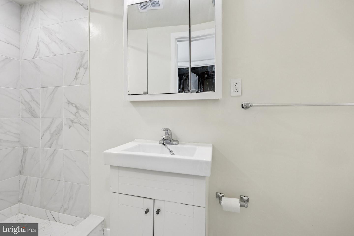 500 GILES PL, STERLING, Virginia 20164, 3 Bedrooms Bedrooms, ,3 BathroomsBathrooms,Residential,For sale,500 GILES PL,VALO2103324 MLS # VALO2103324