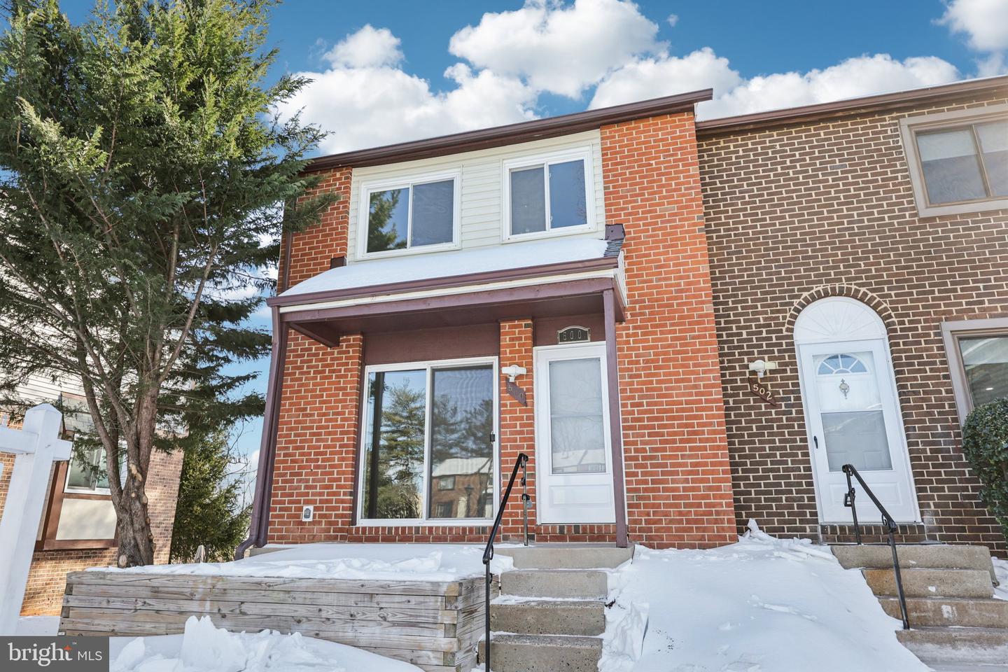 500 GILES PL, STERLING, Virginia 20164, 3 Bedrooms Bedrooms, ,3 BathroomsBathrooms,Residential,For sale,500 GILES PL,VALO2103324 MLS # VALO2103324