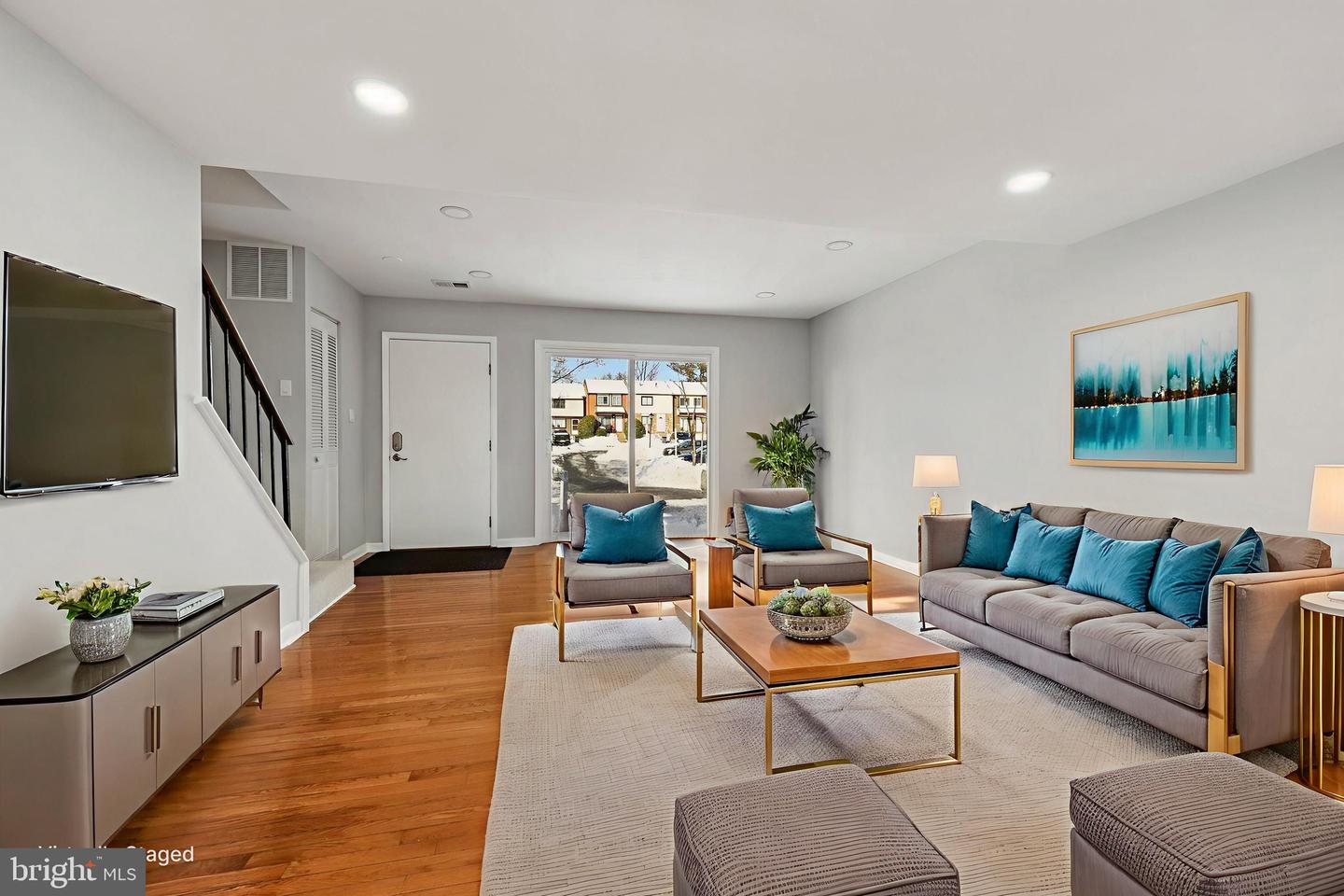 500 GILES PL, STERLING, Virginia 20164, 3 Bedrooms Bedrooms, ,3 BathroomsBathrooms,Residential,For sale,500 GILES PL,VALO2103324 MLS # VALO2103324