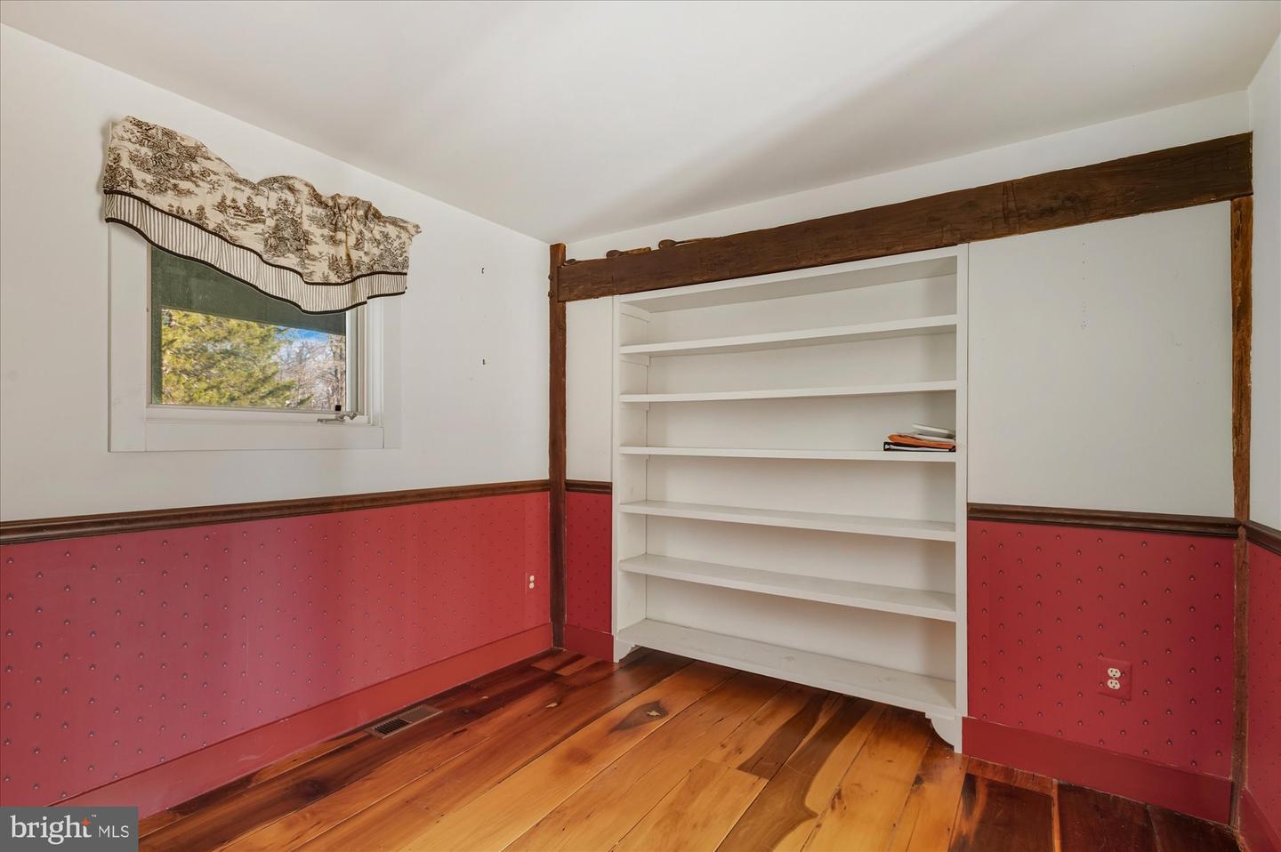 18935 YELLOW SCHOOLHOUSE RD, BLUEMONT, Virginia 20135, 5 Bedrooms Bedrooms, ,3 BathroomsBathrooms,Residential,For sale,18935 YELLOW SCHOOLHOUSE RD,VALO2107062 MLS # VALO2107062