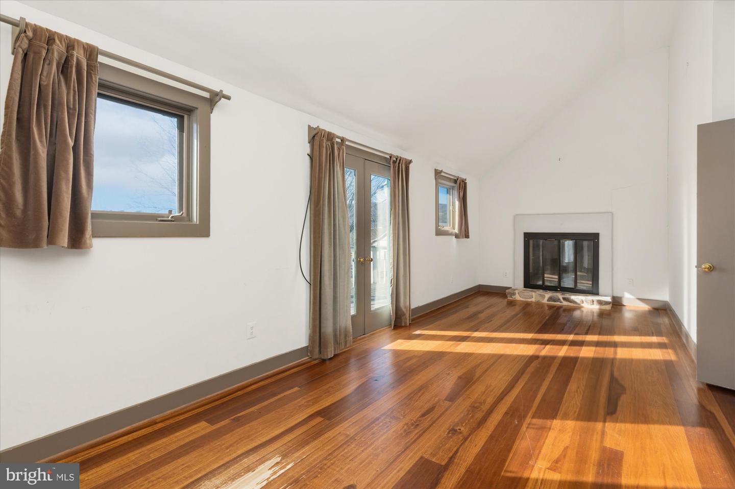 18935 YELLOW SCHOOLHOUSE RD, BLUEMONT, Virginia 20135, 5 Bedrooms Bedrooms, ,3 BathroomsBathrooms,Residential,For sale,18935 YELLOW SCHOOLHOUSE RD,VALO2107062 MLS # VALO2107062