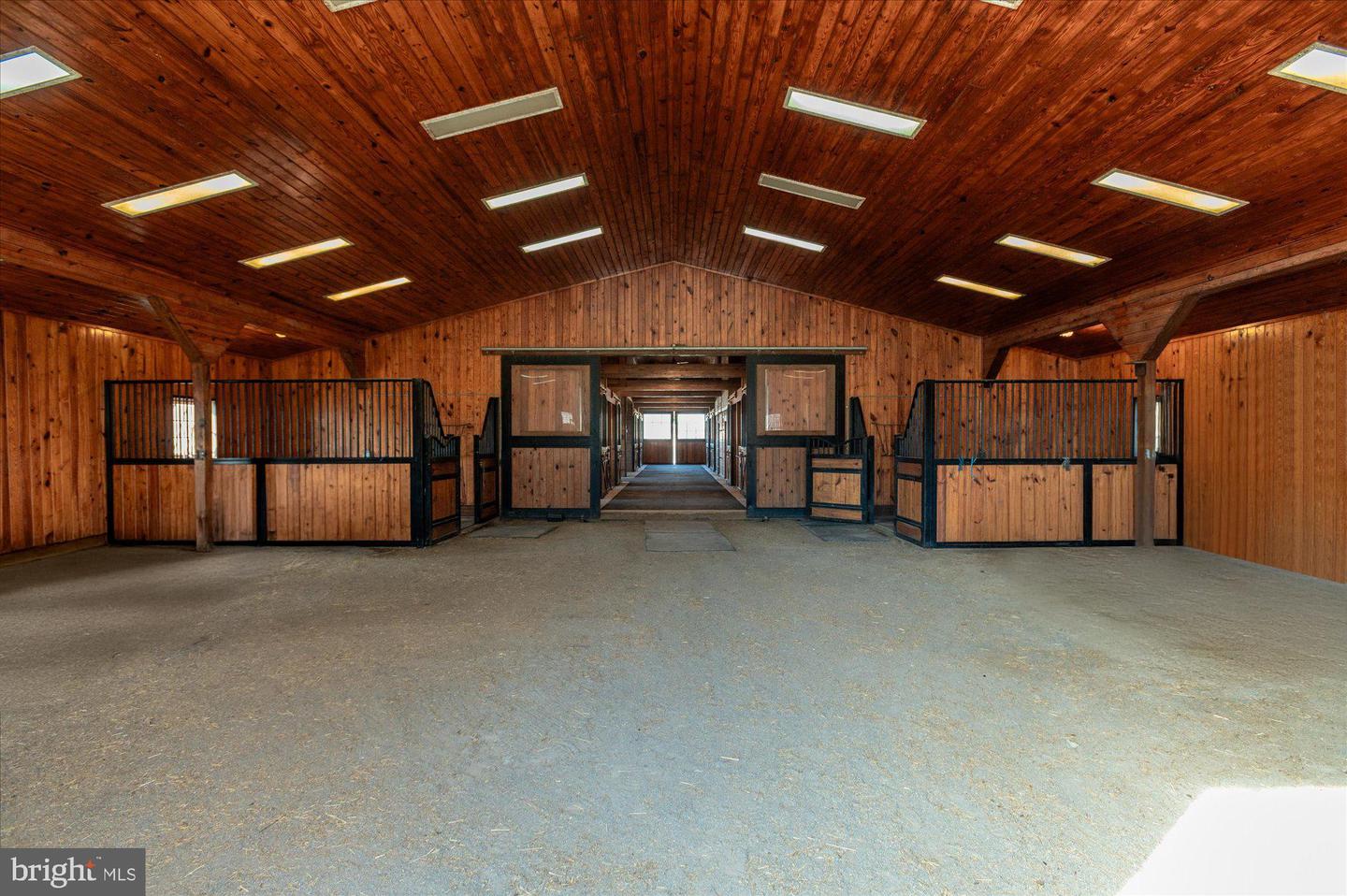 18935 YELLOW SCHOOLHOUSE RD, BLUEMONT, Virginia 20135, 5 Bedrooms Bedrooms, ,3 BathroomsBathrooms,Residential,For sale,18935 YELLOW SCHOOLHOUSE RD,VALO2107062 MLS # VALO2107062