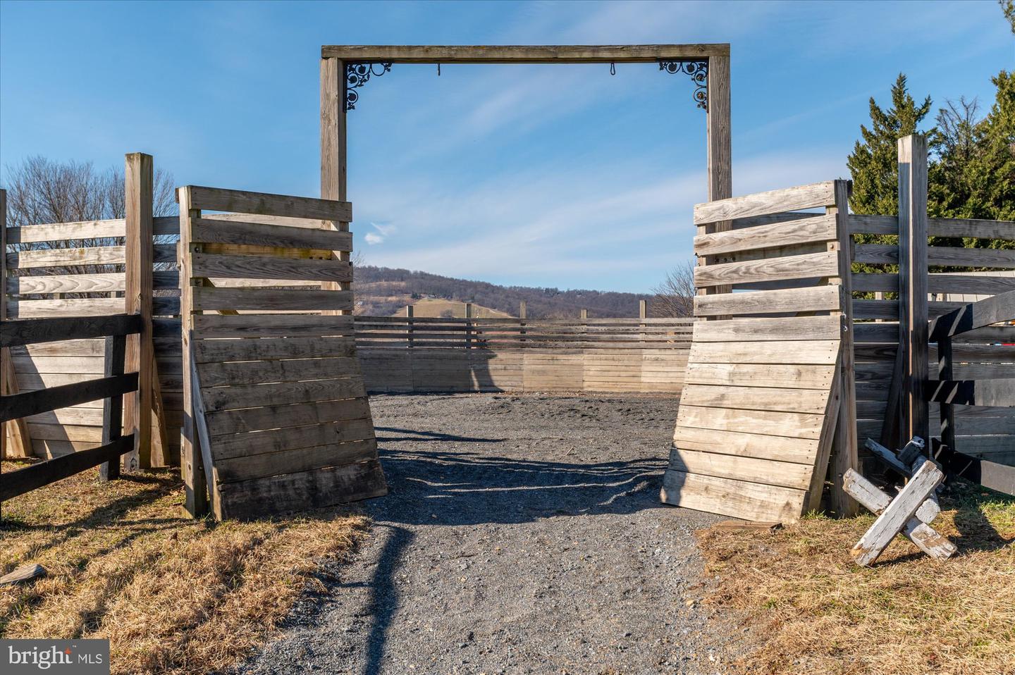 18935 YELLOW SCHOOLHOUSE RD, BLUEMONT, Virginia 20135, 5 Bedrooms Bedrooms, ,3 BathroomsBathrooms,Residential,For sale,18935 YELLOW SCHOOLHOUSE RD,VALO2107062 MLS # VALO2107062