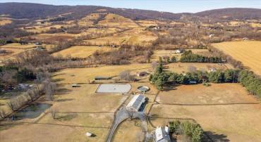 18935 YELLOW SCHOOLHOUSE RD, BLUEMONT, Virginia 20135, 5 Bedrooms Bedrooms, ,3 BathroomsBathrooms,Residential,For sale,18935 YELLOW SCHOOLHOUSE RD,VALO2107062 MLS # VALO2107062