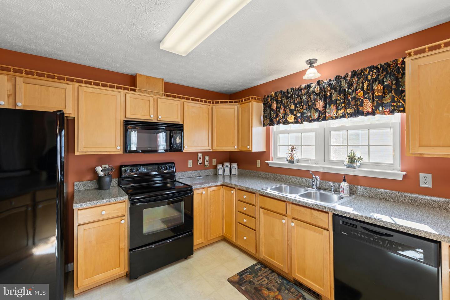 202 BUTTERSCOTCH CT, WINCHESTER, Virginia 22602, 3 Bedrooms Bedrooms, ,3 BathroomsBathrooms,Residential,For sale,202 BUTTERSCOTCH CT,VAFV2038036 MLS # VAFV2038036