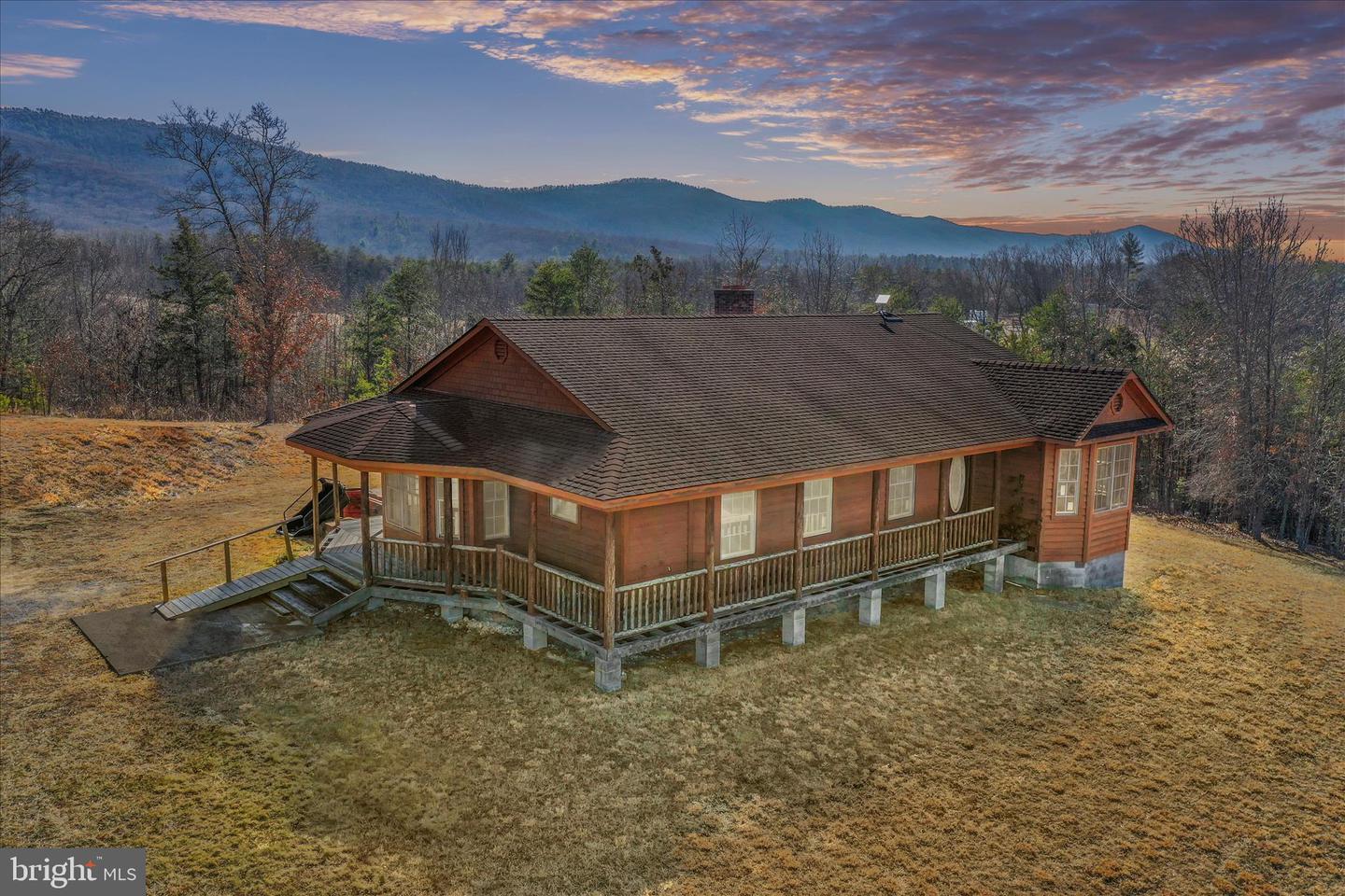 4520 SAINT DAVIDS CHURCH RD, FORT VALLEY, Virginia 22652, 3 Bedrooms Bedrooms, 9 Rooms Rooms,2 BathroomsBathrooms,Residential,For sale,4520 SAINT DAVIDS CHURCH RD,VASH2013060 MLS # VASH2013060