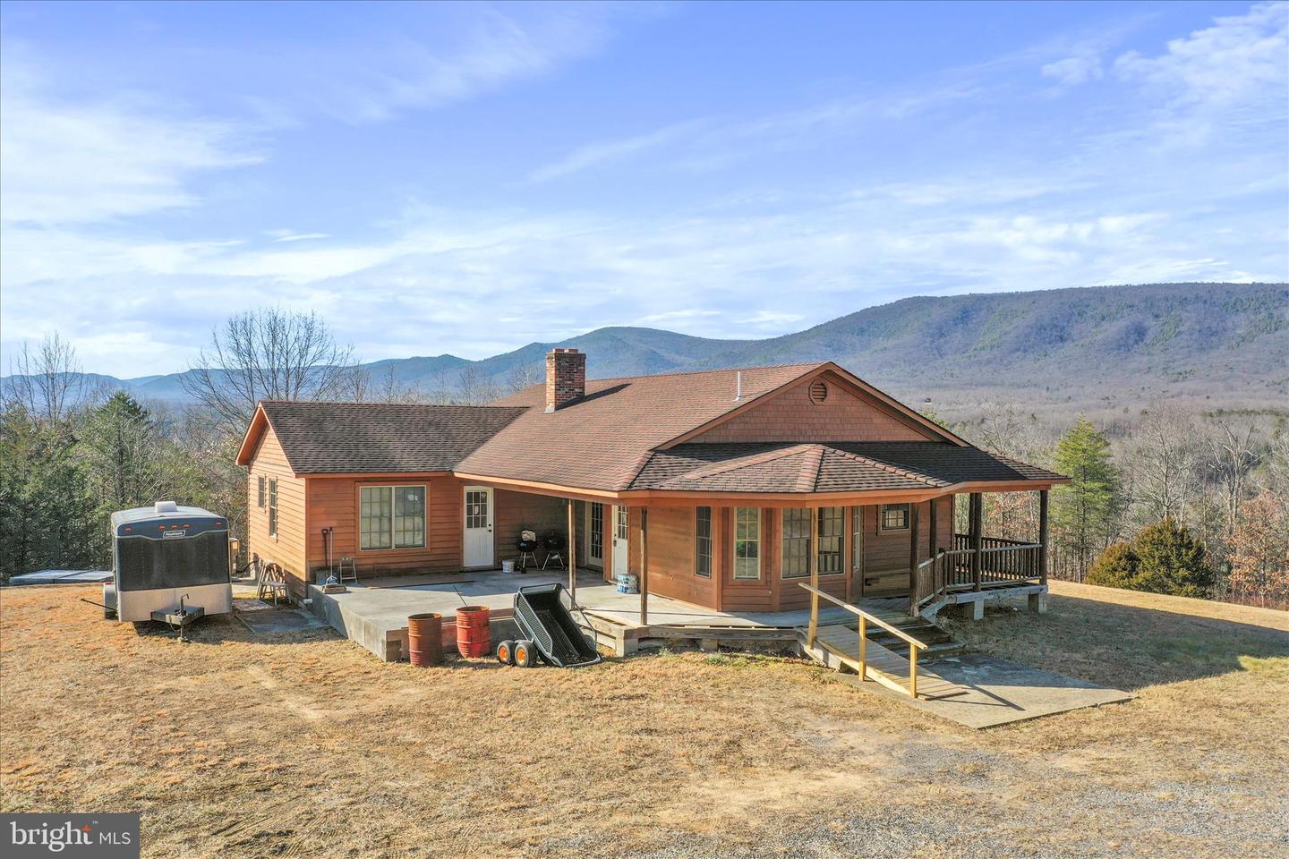 4520 SAINT DAVIDS CHURCH RD, FORT VALLEY, Virginia 22652, 3 Bedrooms Bedrooms, 9 Rooms Rooms,2 BathroomsBathrooms,Residential,For sale,4520 SAINT DAVIDS CHURCH RD,VASH2013060 MLS # VASH2013060