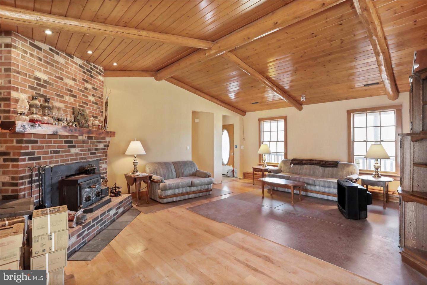 4520 SAINT DAVIDS CHURCH RD, FORT VALLEY, Virginia 22652, 3 Bedrooms Bedrooms, 9 Rooms Rooms,2 BathroomsBathrooms,Residential,For sale,4520 SAINT DAVIDS CHURCH RD,VASH2013060 MLS # VASH2013060