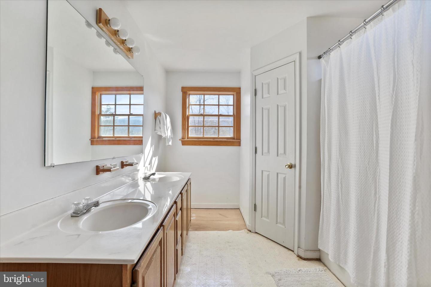 4520 SAINT DAVIDS CHURCH RD, FORT VALLEY, Virginia 22652, 3 Bedrooms Bedrooms, 9 Rooms Rooms,2 BathroomsBathrooms,Residential,For sale,4520 SAINT DAVIDS CHURCH RD,VASH2013060 MLS # VASH2013060