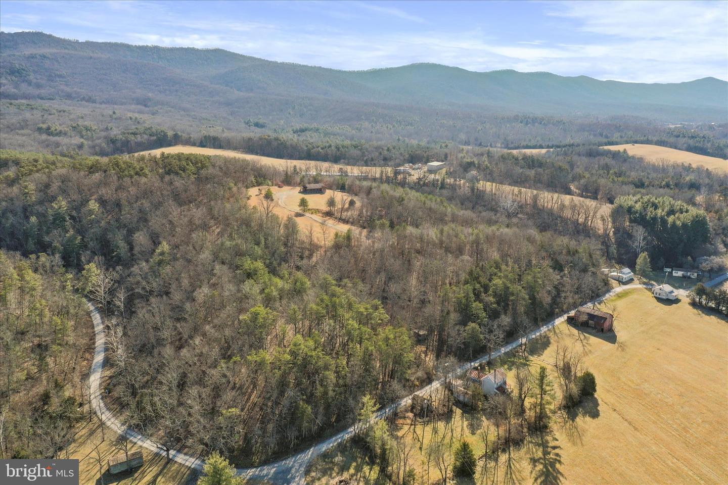 4520 SAINT DAVIDS CHURCH RD, FORT VALLEY, Virginia 22652, 3 Bedrooms Bedrooms, 9 Rooms Rooms,2 BathroomsBathrooms,Residential,For sale,4520 SAINT DAVIDS CHURCH RD,VASH2013060 MLS # VASH2013060