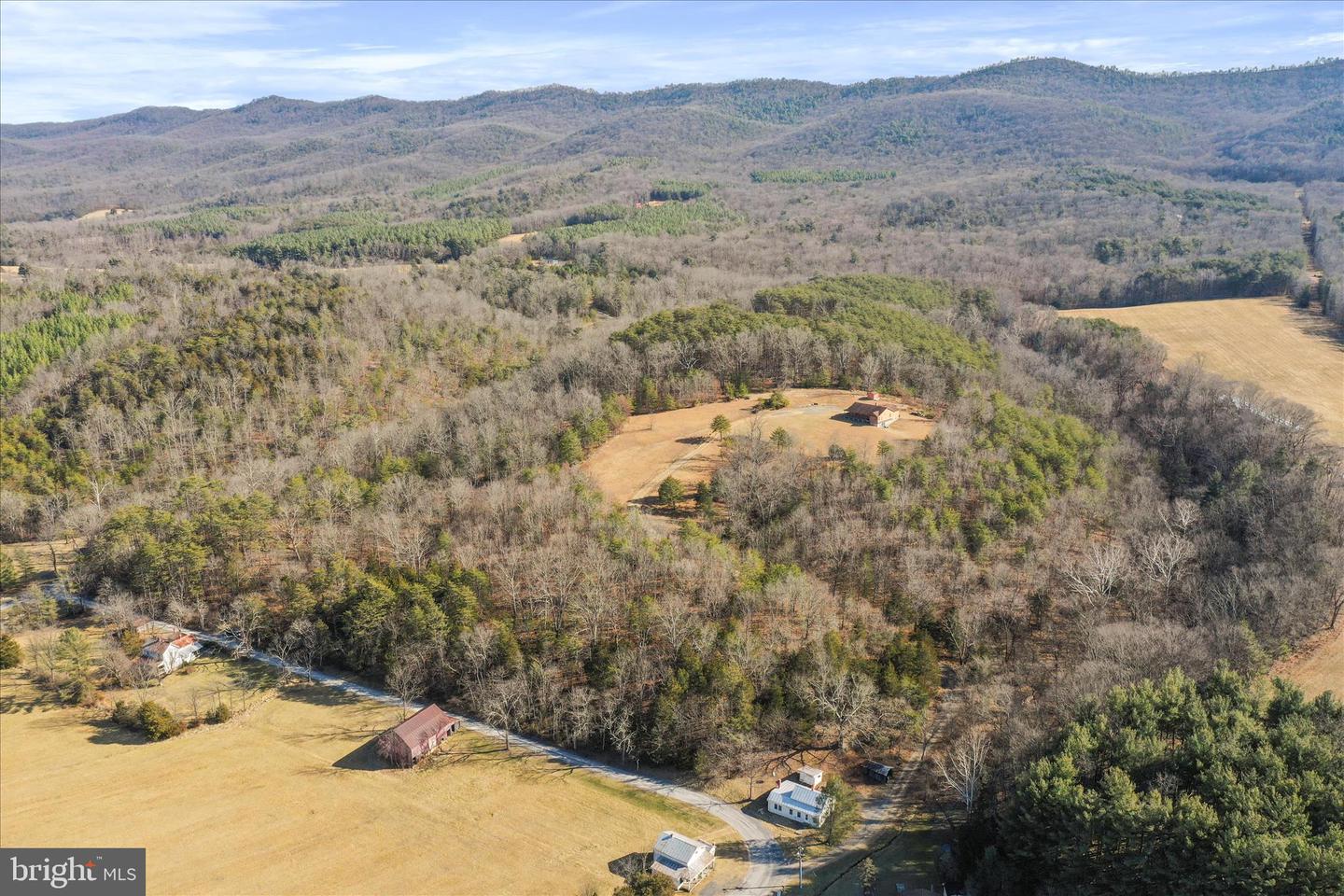 4520 SAINT DAVIDS CHURCH RD, FORT VALLEY, Virginia 22652, 3 Bedrooms Bedrooms, 9 Rooms Rooms,2 BathroomsBathrooms,Residential,For sale,4520 SAINT DAVIDS CHURCH RD,VASH2013060 MLS # VASH2013060