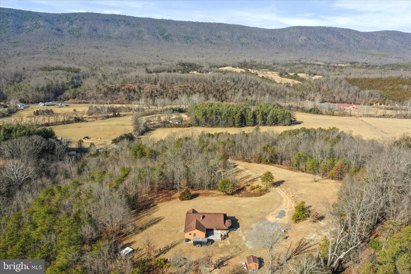 4520 SAINT DAVIDS CHURCH RD, FORT VALLEY, Virginia 22652, 3 Bedrooms Bedrooms, 9 Rooms Rooms,2 BathroomsBathrooms,Residential,For sale,4520 SAINT DAVIDS CHURCH RD,VASH2013060 MLS # VASH2013060