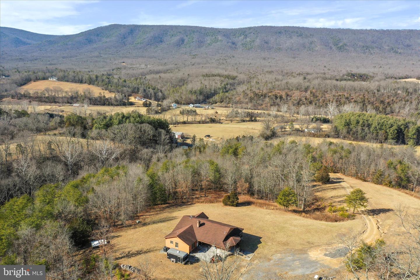 4520 SAINT DAVIDS CHURCH RD, FORT VALLEY, Virginia 22652, 3 Bedrooms Bedrooms, 9 Rooms Rooms,2 BathroomsBathrooms,Residential,For sale,4520 SAINT DAVIDS CHURCH RD,VASH2013060 MLS # VASH2013060