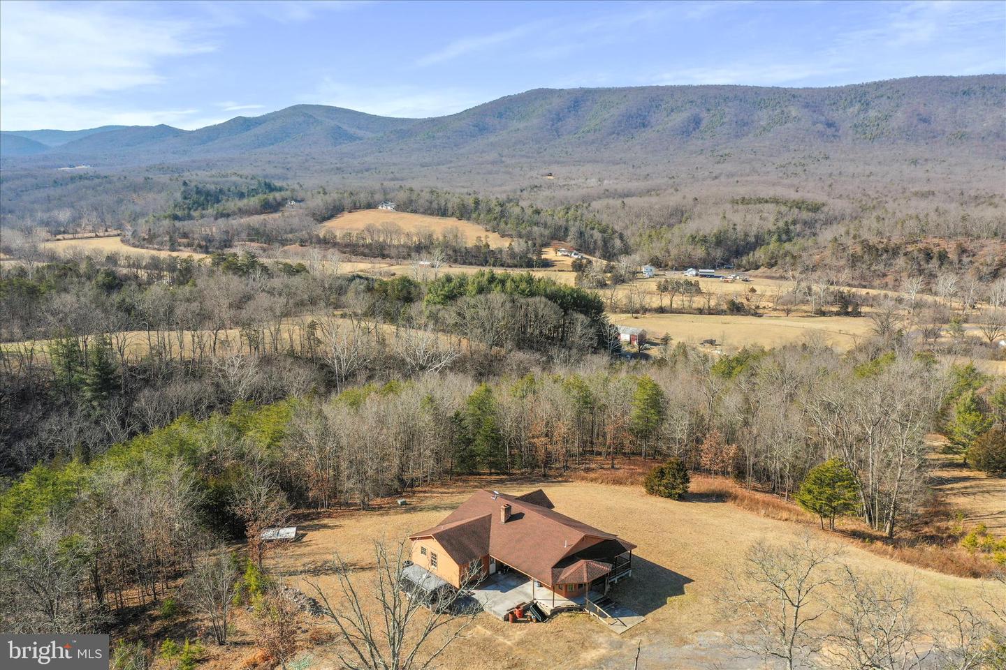 4520 SAINT DAVIDS CHURCH RD, FORT VALLEY, Virginia 22652, 3 Bedrooms Bedrooms, 9 Rooms Rooms,2 BathroomsBathrooms,Residential,For sale,4520 SAINT DAVIDS CHURCH RD,VASH2013060 MLS # VASH2013060